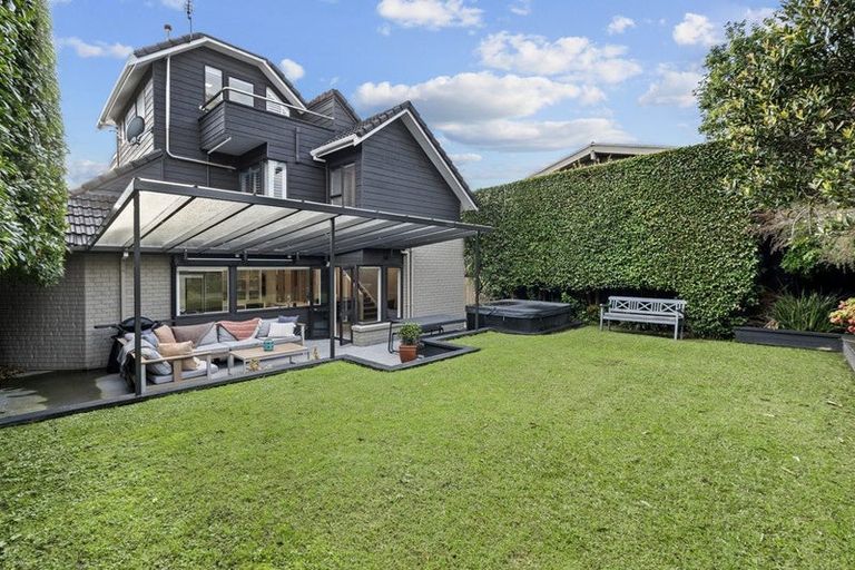 Photo of property in 2/317 Lake Road, Hauraki, Auckland, 0622