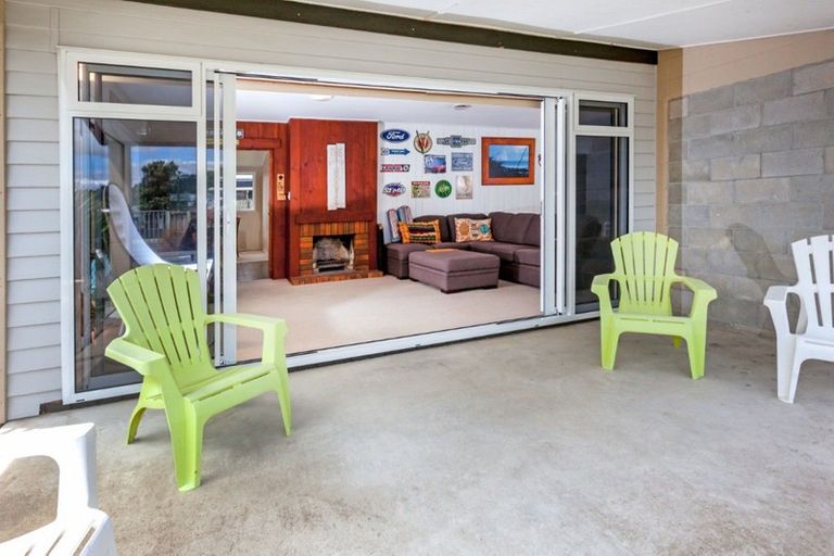 Photo of property in 300 Port Road, Whangamata, 3620