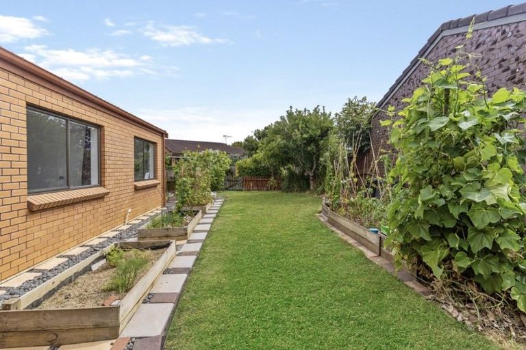 Photo of property in 4 Baronie Court, Half Moon Bay, Auckland, 2012