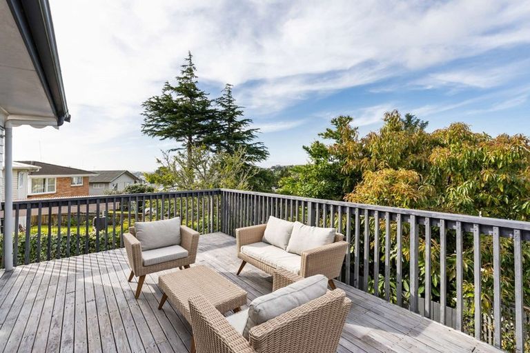 Photo of property in 1/93 Target Road, Totara Vale, Auckland, 0629