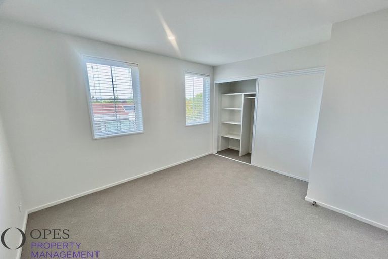 Photo of property in 2/40 New Brighton Road, Shirley, Christchurch, 8061