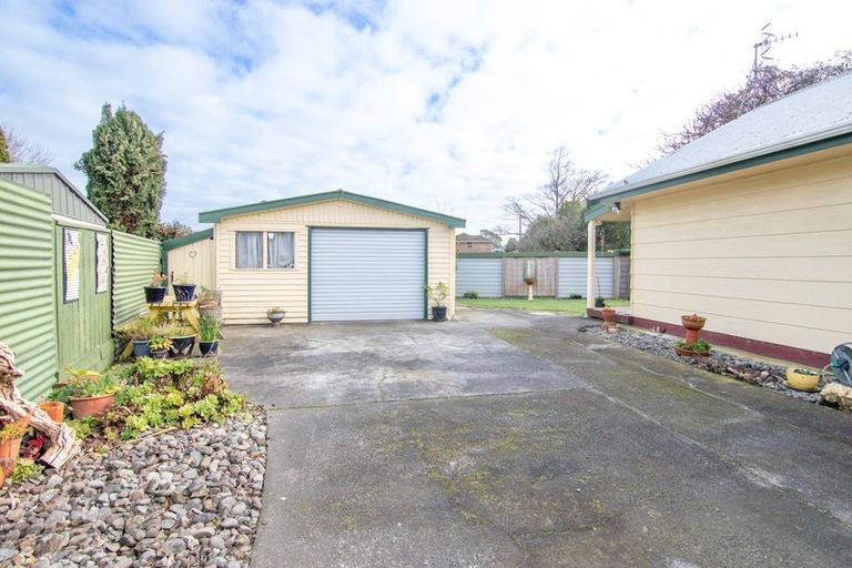 Photo of property in 2 Paul Place, Awapuni, Palmerston North, 4412