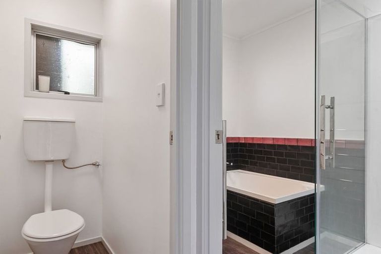 Photo of property in 45a Shanaway Rise, Hillcrest, Auckland, 0627