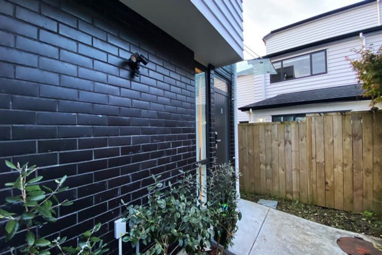 Photo of property in 8/10 Ayr Road, Pakuranga, Auckland, 2010