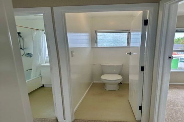 Photo of property in 1/42 Evelyn Place, Hillcrest, Auckland, 0627