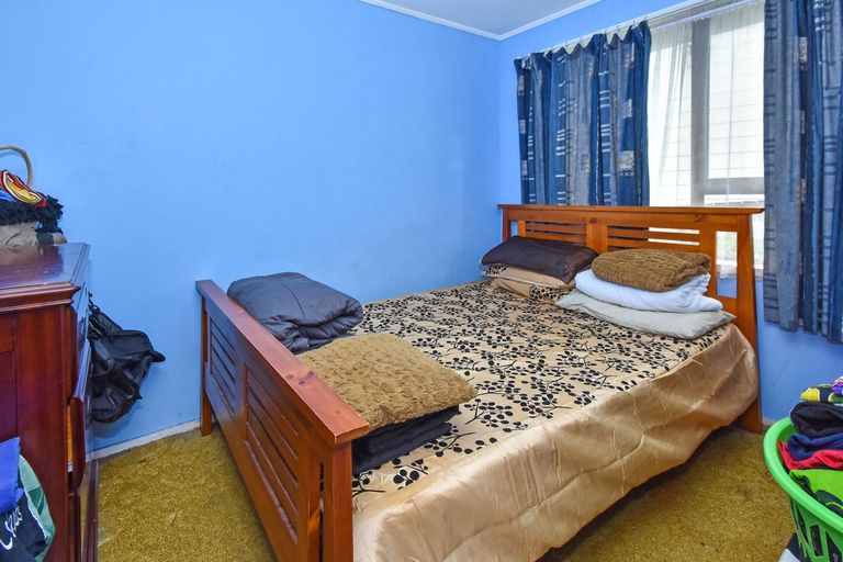 Photo of property in 15 Trounson Avenue, Clendon Park, Auckland, 2103