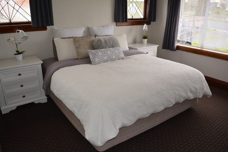 Photo of property in 17 Kinmont Crescent, Kinmont Park, Mosgiel, 9024