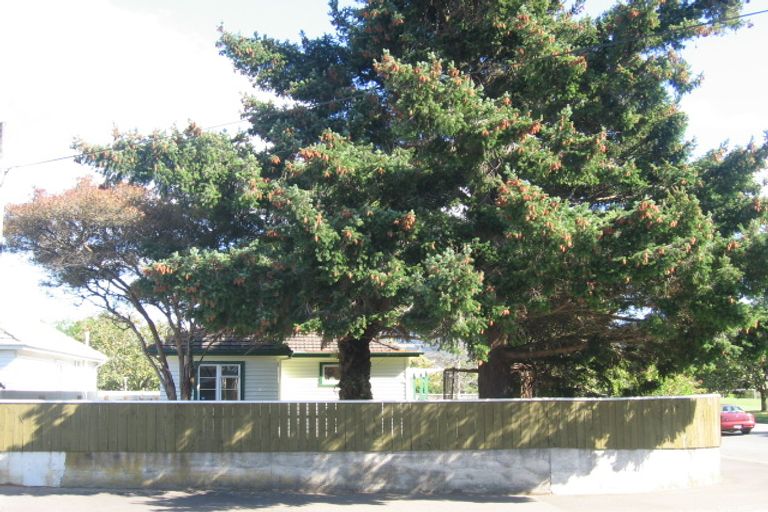 Photo of property in 1/87 Pine Avenue, Ebdentown, Upper Hutt, 5018