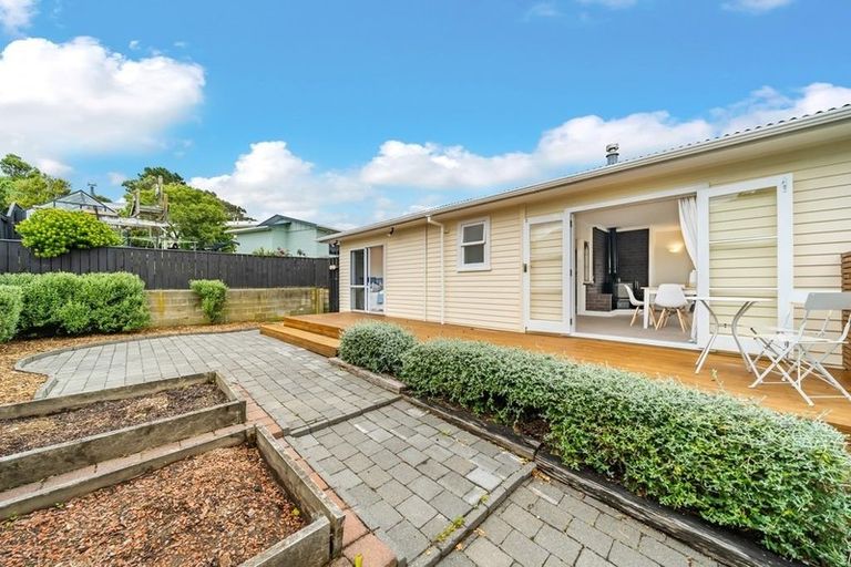 Photo of property in 21 Cherry Blossom Grove, Maungaraki, Lower Hutt, 5010