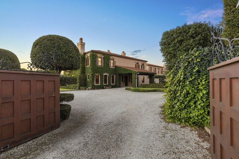 Photo of property in 17 Pararekau Road, Karaka, Papakura, 2580