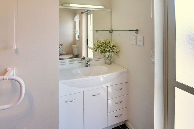 Photo of property in Holdsworth Villas, 4/2 William Donald Drive, Solway, Masterton, 5810