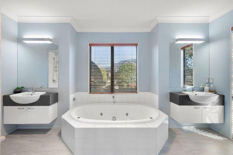 Photo of property in 55 Marble Wood Drive, Papanui, Christchurch, 8053