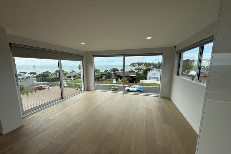 Photo of property in 18 Zita Avenue, Matakatia, Whangaparaoa, 0930