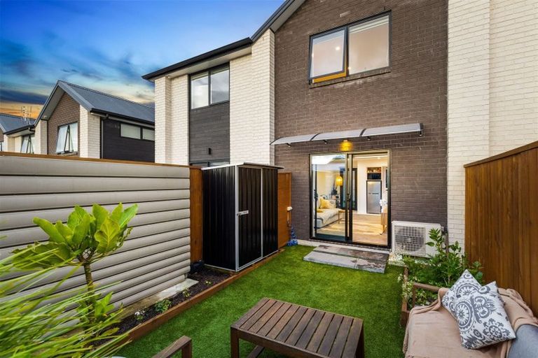 Photo of property in 8/45 Vera Road, Te Atatu South, Auckland, 0610