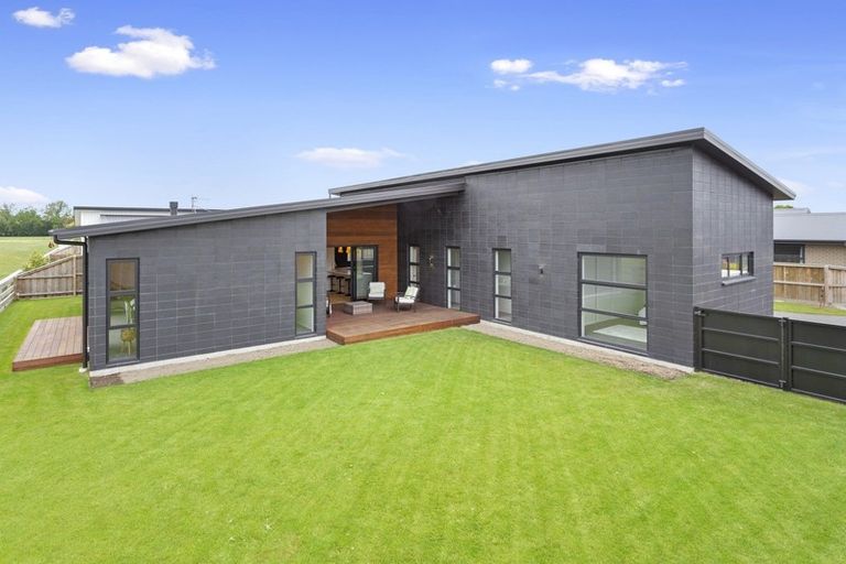 Photo of property in 7 Grey View Grove, Rangiora, 7400