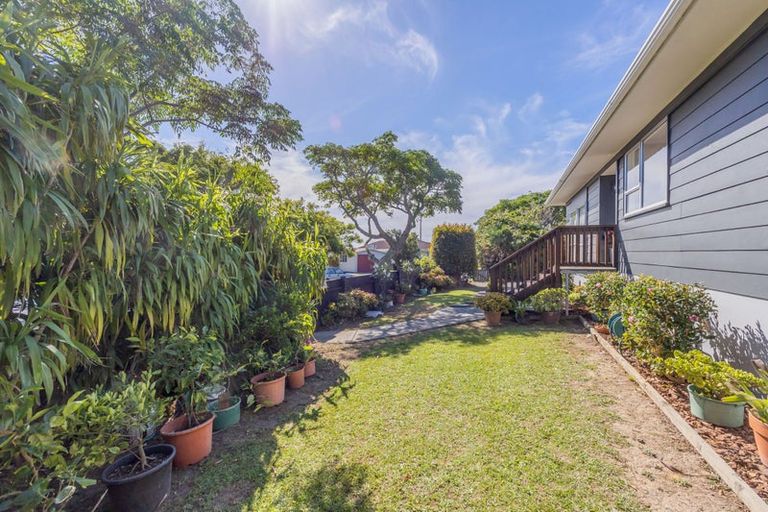 Photo of property in 5 Merida Place, Unsworth Heights, Auckland, 0632