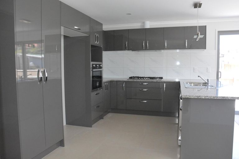 Photo of property in 6 Garrett Drive, Whalers Gate, New Plymouth, 4310