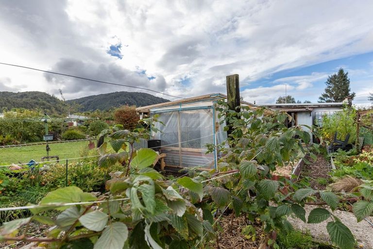 Photo of property in 22 Denston Street, Blackball, 7804