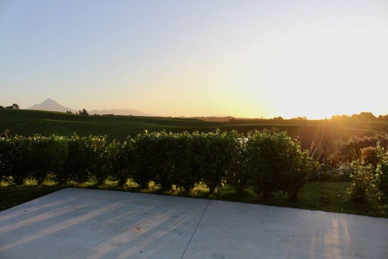 Photo of property in 790 Otaraoa Road, Tikorangi, Waitara, 4383