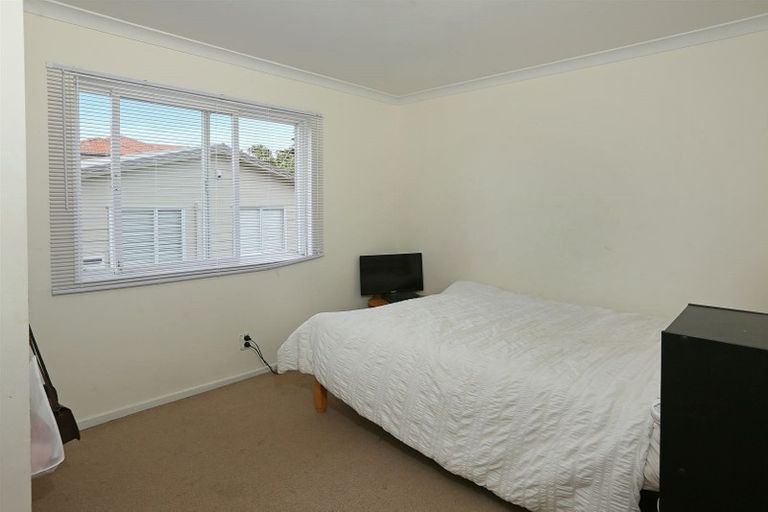 Photo of property in 1/3185 Great North Road, New Lynn, Auckland, 0600