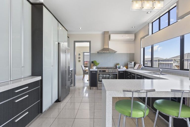 Photo of property in 48 Karamea Street, Whalers Gate, New Plymouth, 4310