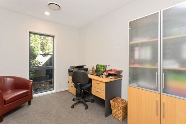 Photo of property in 11 Cricklewood Place, Avonhead, Christchurch, 8042