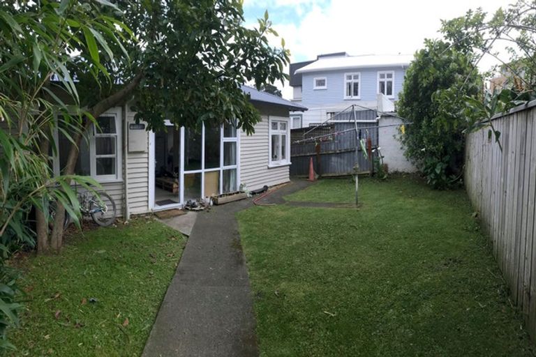 Photo of property in 90 Nairn Street, Mount Cook, Wellington, 6011