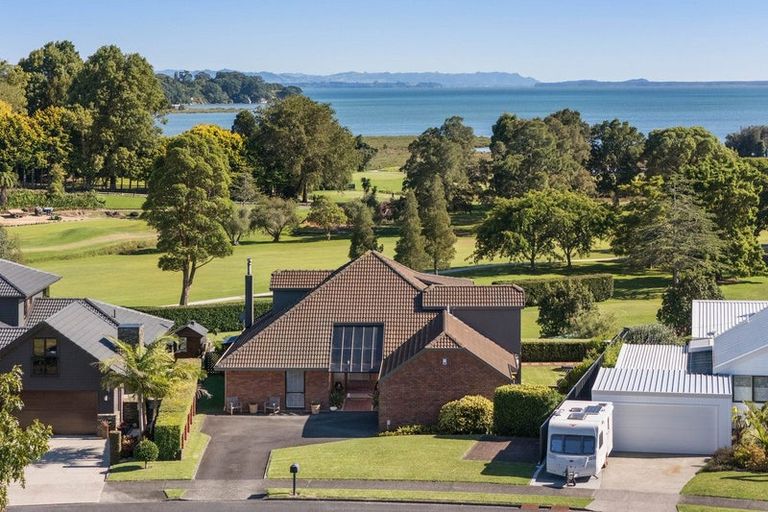 Photo of property in 57 Links View Drive, Omokoroa, 3114