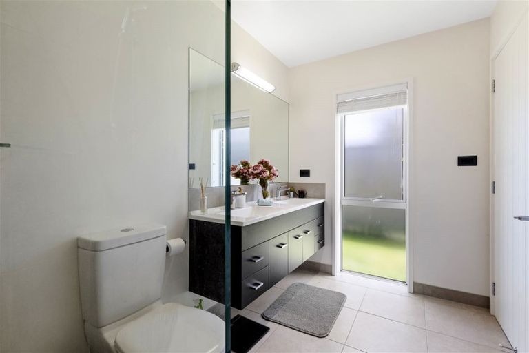 Photo of property in 83 Pohutukawa Parade, Riverhead, 0820