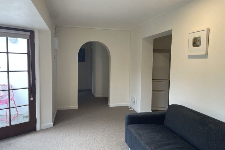 Photo of property in 317 The Terrace, Te Aro, Wellington, 6011