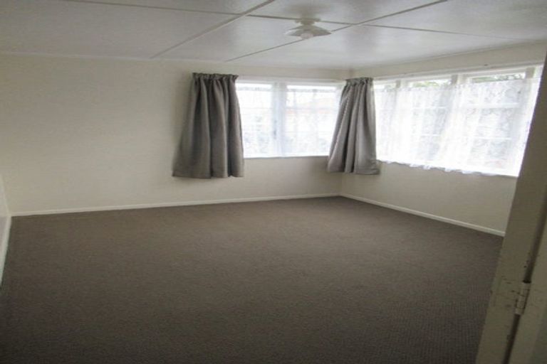 Photo of property in 13 Goldsmith Crescent, Levin, 5510