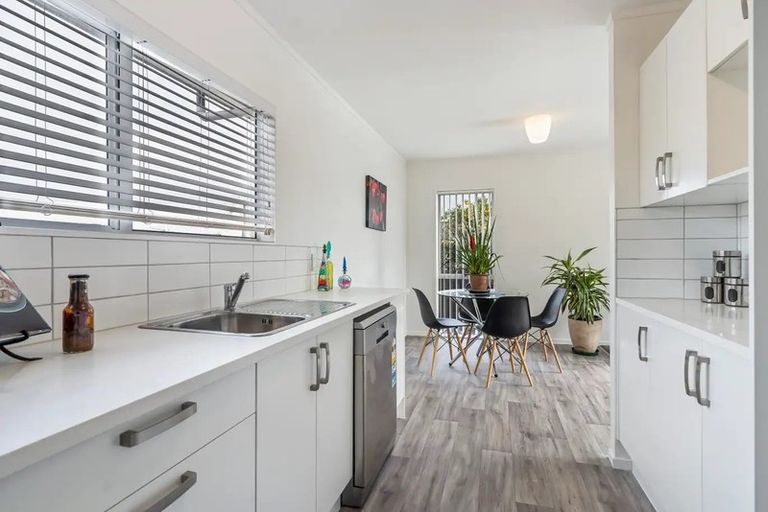 Photo of property in 1/6 Trounson Avenue, Clendon Park, Auckland, 2103