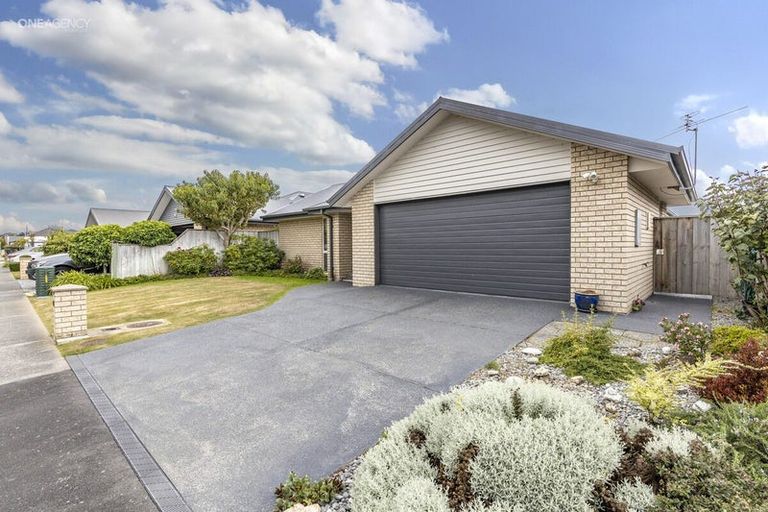 Photo of property in 12 Hakatere Road, Pegasus, 7612