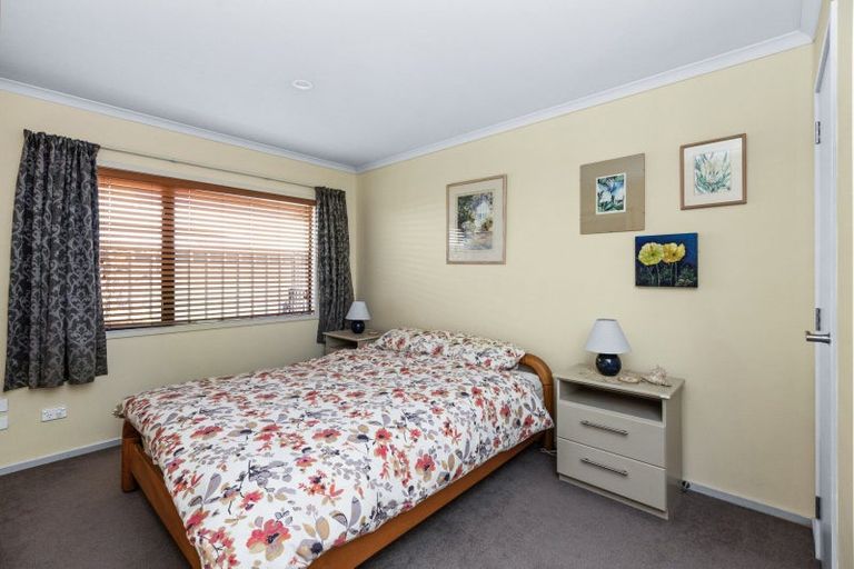 Photo of property in 15 Mcnaughton Place, Onekawa, Napier, 4110