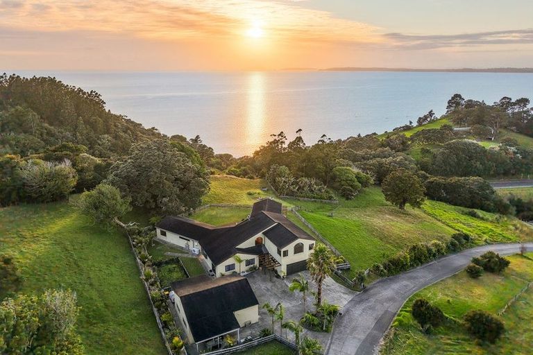 Photo of property in 987 Hibiscus Coast Highway, Waiwera, Orewa, 0994