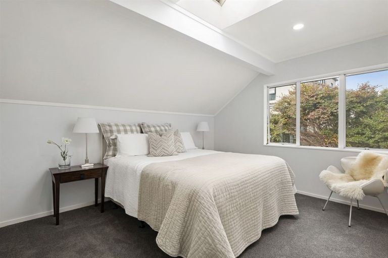 Photo of property in 3/24 Corunna Road, Milford, Auckland, 0620