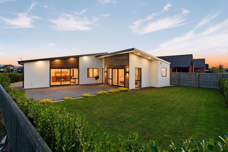 Photo of property in 15 Frank Ernest Crescent, Prebbleton, 7604