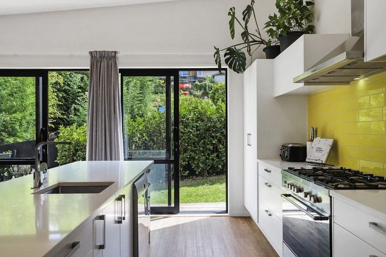 Photo of property in 26 Arataki Views Way, Glen Eden, Auckland, 0602