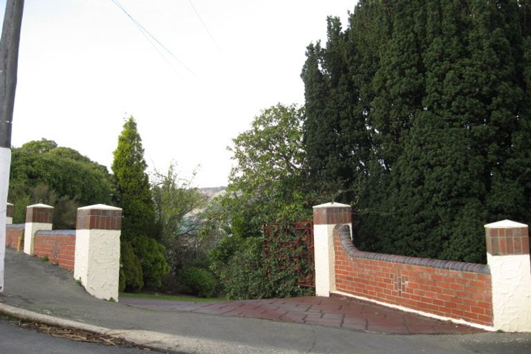 Photo of property in 18 Adderley Terrace, Ravensbourne, Dunedin, 9022