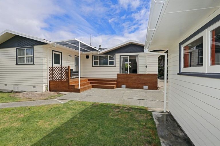 Photo of property in 2 Holyrood Street, Taradale, Napier, 4112