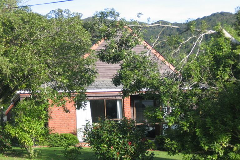 Photo of property in 10a Kamahi Street, Stokes Valley, Lower Hutt, 5019