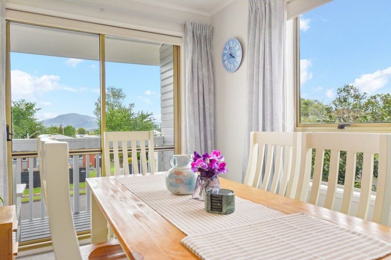 Photo of property in 8 Walnut Place, Owhata, Rotorua, 3010