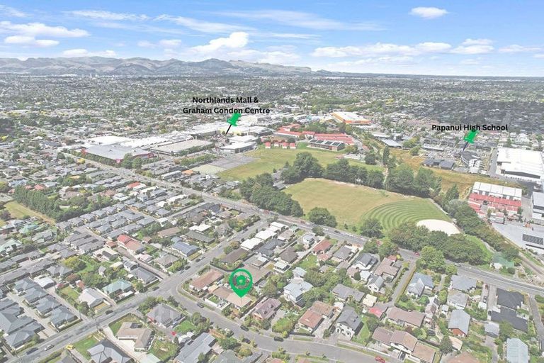 Photo of property in 2/3 Sawtell Place, Northcote, Christchurch, 8052