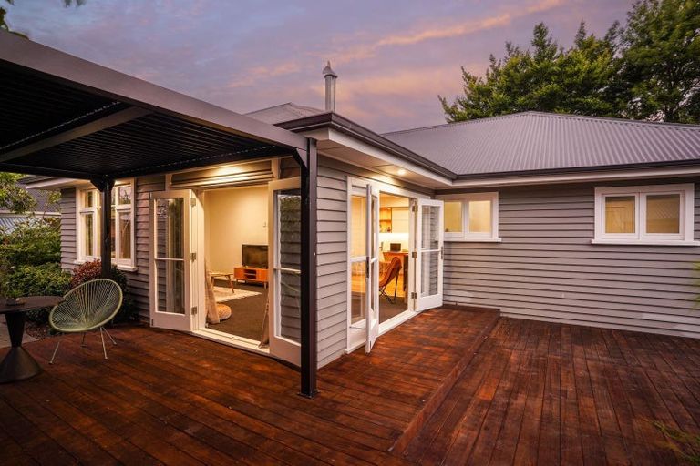 Photo of property in 98 Hamilton Avenue, Ilam, Christchurch, 8041