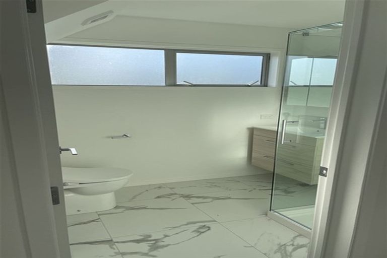 Photo of property in 8/8 Yeovil Road, Te Atatu Peninsula, Auckland, 0610