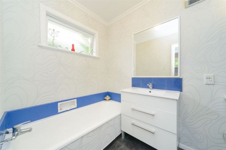Photo of property in 18 Swansea Street, Hokowhitu, Palmerston North, 4410