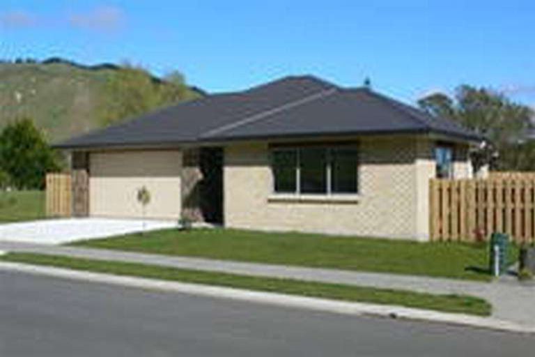 Photo of property in 8 Matuhi Street, Waikanae, 5036