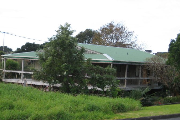 Photo of property in 3 Harbour View Road, Leigh, 0985