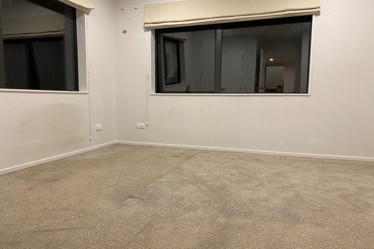 Photo of property in 4a Hauraki Crescent, Pinehill, Auckland, 0632