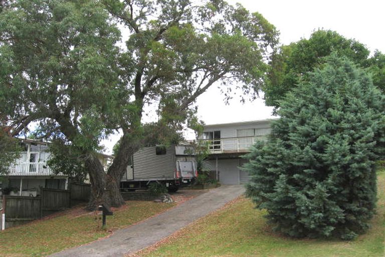 Photo of property in 72 Lauderdale Road, Birkdale, Auckland, 0626
